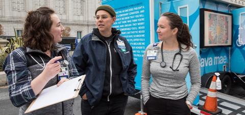 Tessa Rubin (left), Taylor Cuffaro and Megan Grant are part of a team of nursing students that regularly advise those experiencing homelessness (Photos by Elisabeth Fall). 